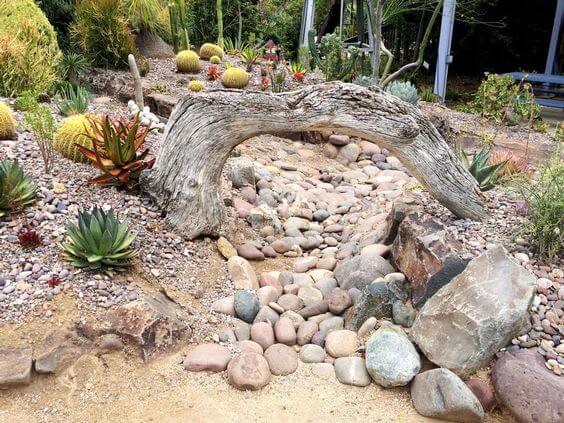 38 Striking Rain Garden Landscaping Ideas - 237