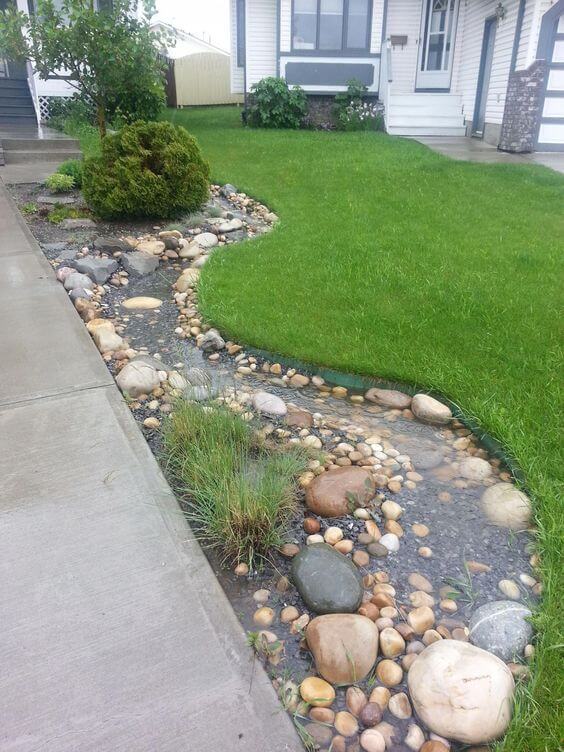 38 Striking Rain Garden Landscaping Ideas - 253