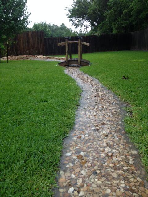 38 Striking Rain Garden Landscaping Ideas - 251