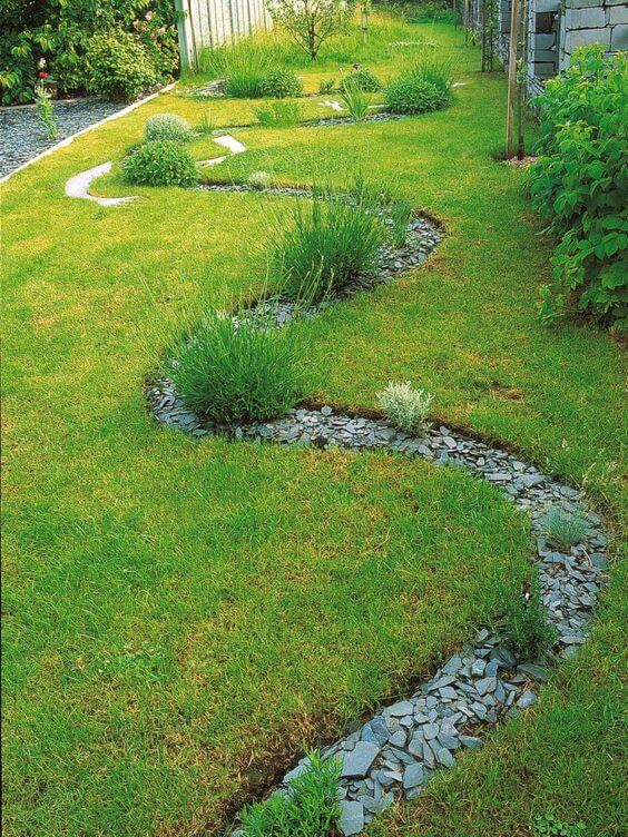 38 Striking Rain Garden Landscaping Ideas - 255