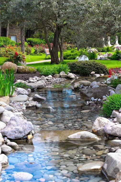 38 Striking Rain Garden Landscaping Ideas - 293