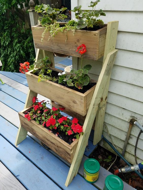 19 Easy DIY Tiered Planter Ideas - ZuneTalk Green